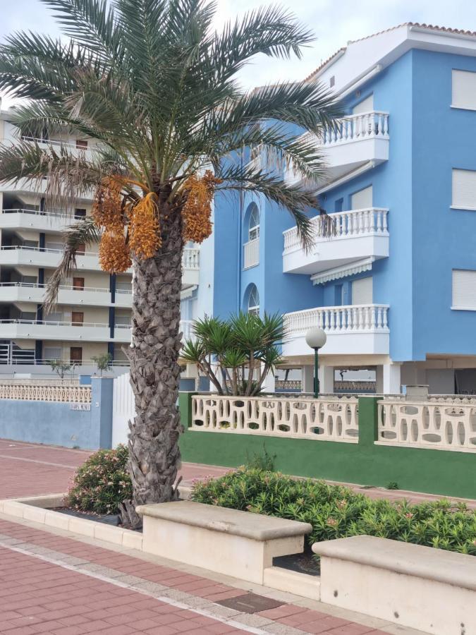 The Beach Across The Street Peniscola Exterior photo